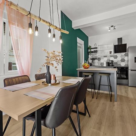 Green Oasis New Apartment Pula Exterior photo