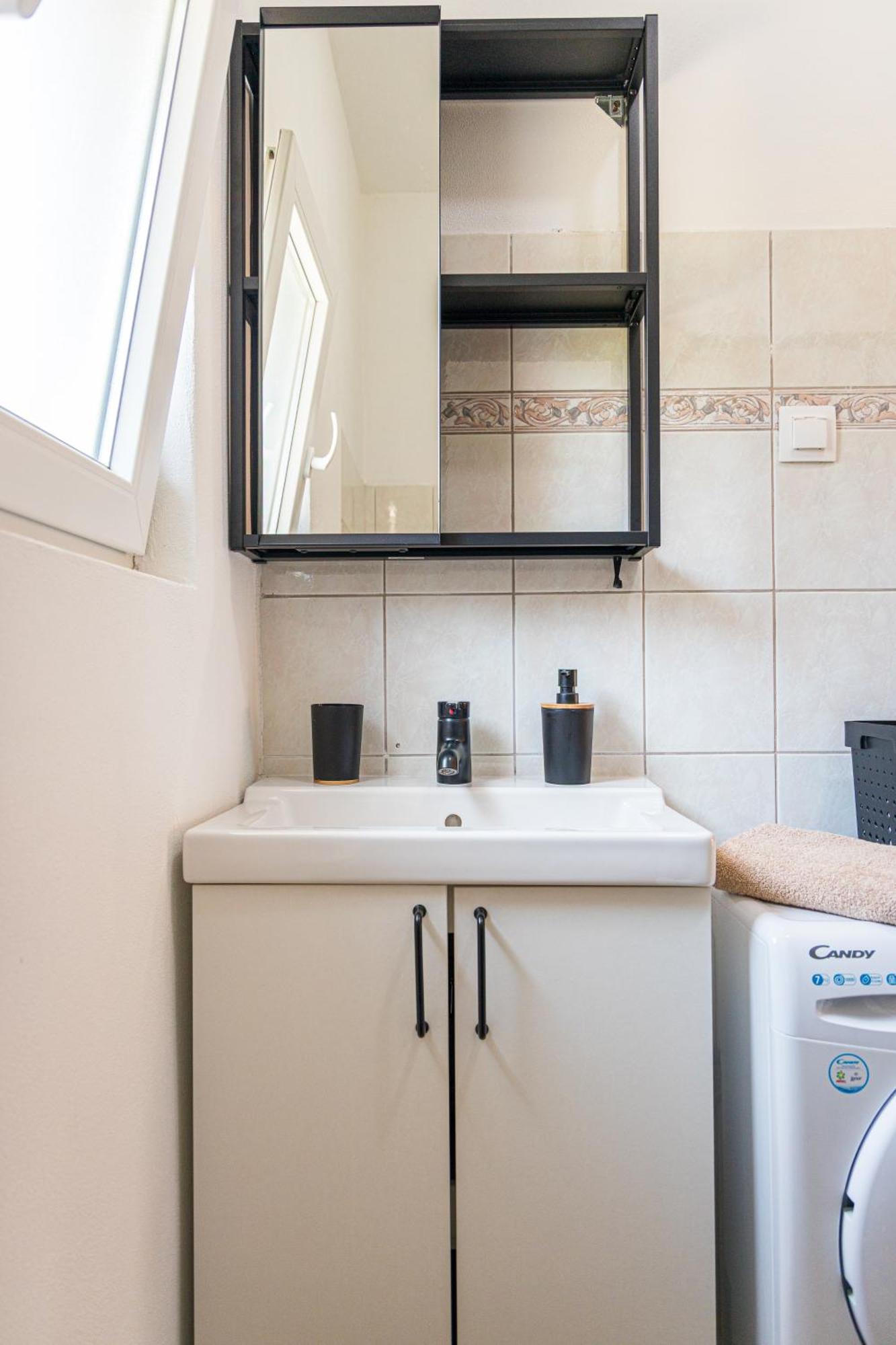 Green Oasis New Apartment Pula Exterior photo