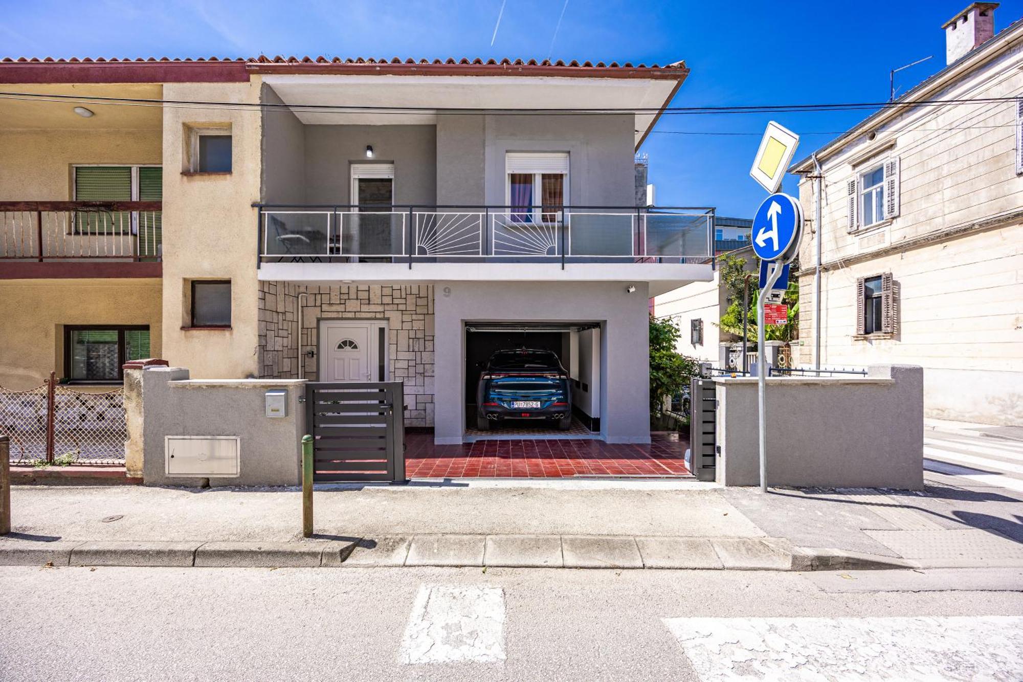 Green Oasis New Apartment Pula Exterior photo