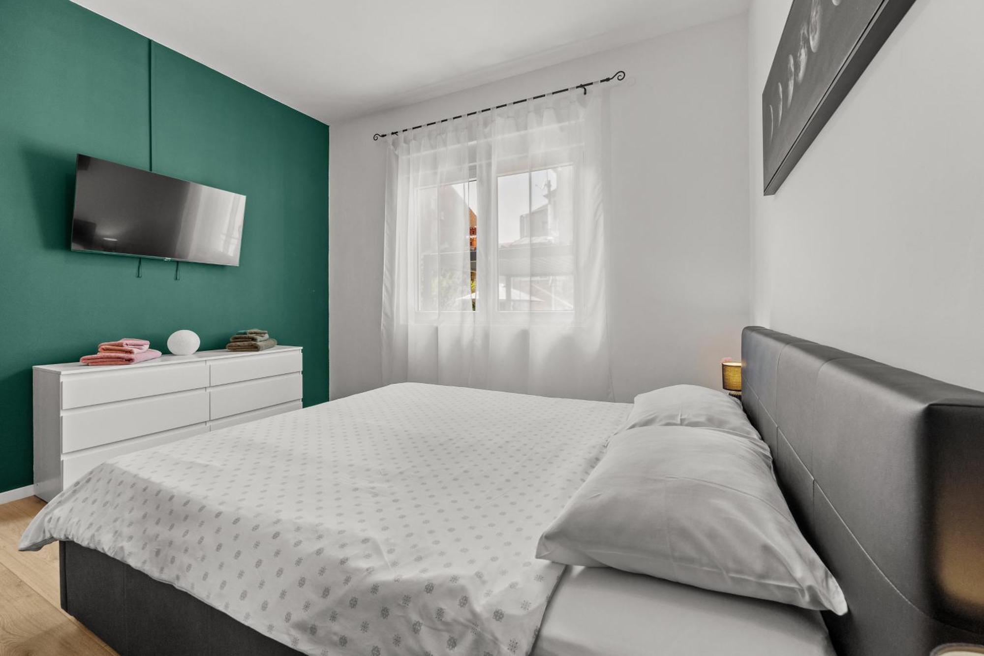 Green Oasis New Apartment Pula Exterior photo