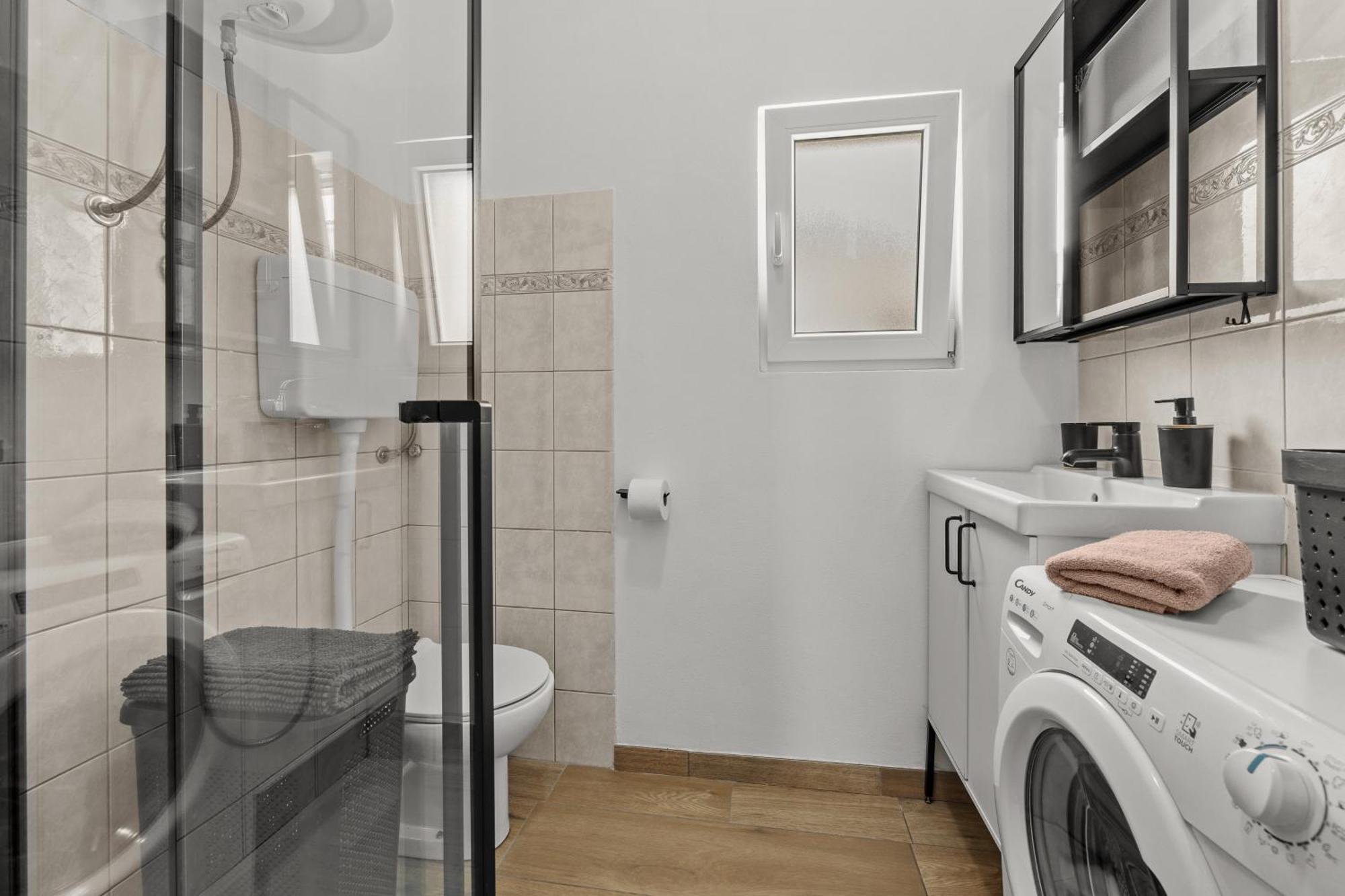 Green Oasis New Apartment Pula Exterior photo