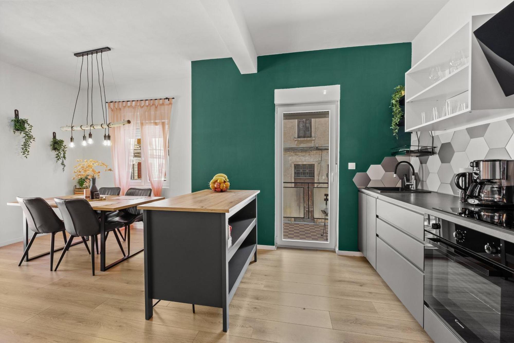 Green Oasis New Apartment Pula Exterior photo